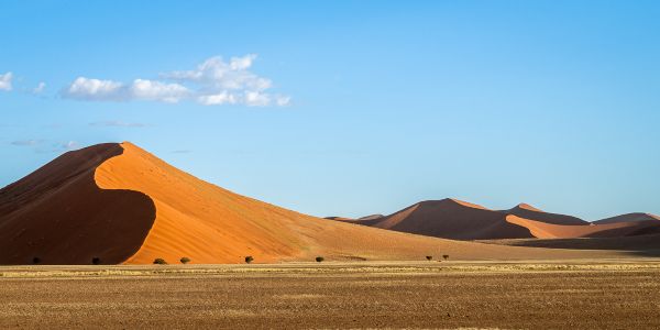 Sossusvlei dunes, Namibia (Barry Dench)
